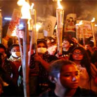Gang Culture हुआ Online बांग्लादेश में बच्चों की हिंसा ने बढ़ाई टेंशन Gang Culture हुआ Online